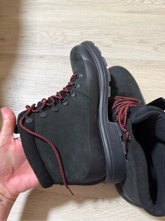 UGG Biltmore Hiker Waterproof Lace Up Suede Boots Black Men\'s Sz 10.5 Red Laces